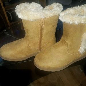 Girls boots